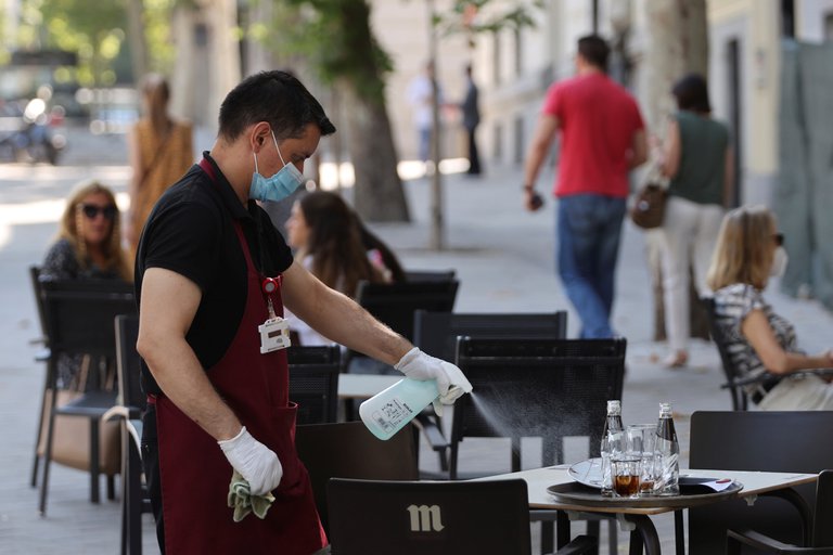 Preocupante rebrote: España registró más de 16.200 nuevos casos de coronavirus desde el viernes