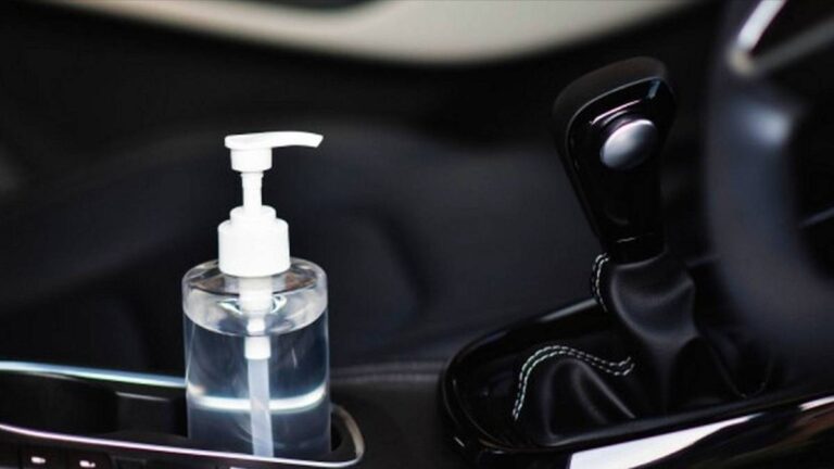ATENCIÓN: advierten que con el calor el pote de alcohol en gel puede prenderse fuego dentro del auto