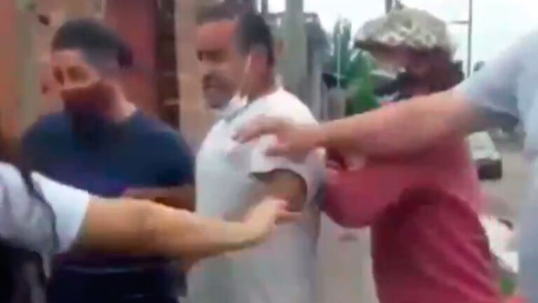 ″¿Vos también querés cobrar?”: carniceros enfrentaron a las trompadas a un grupo de veganos en Monte Grande